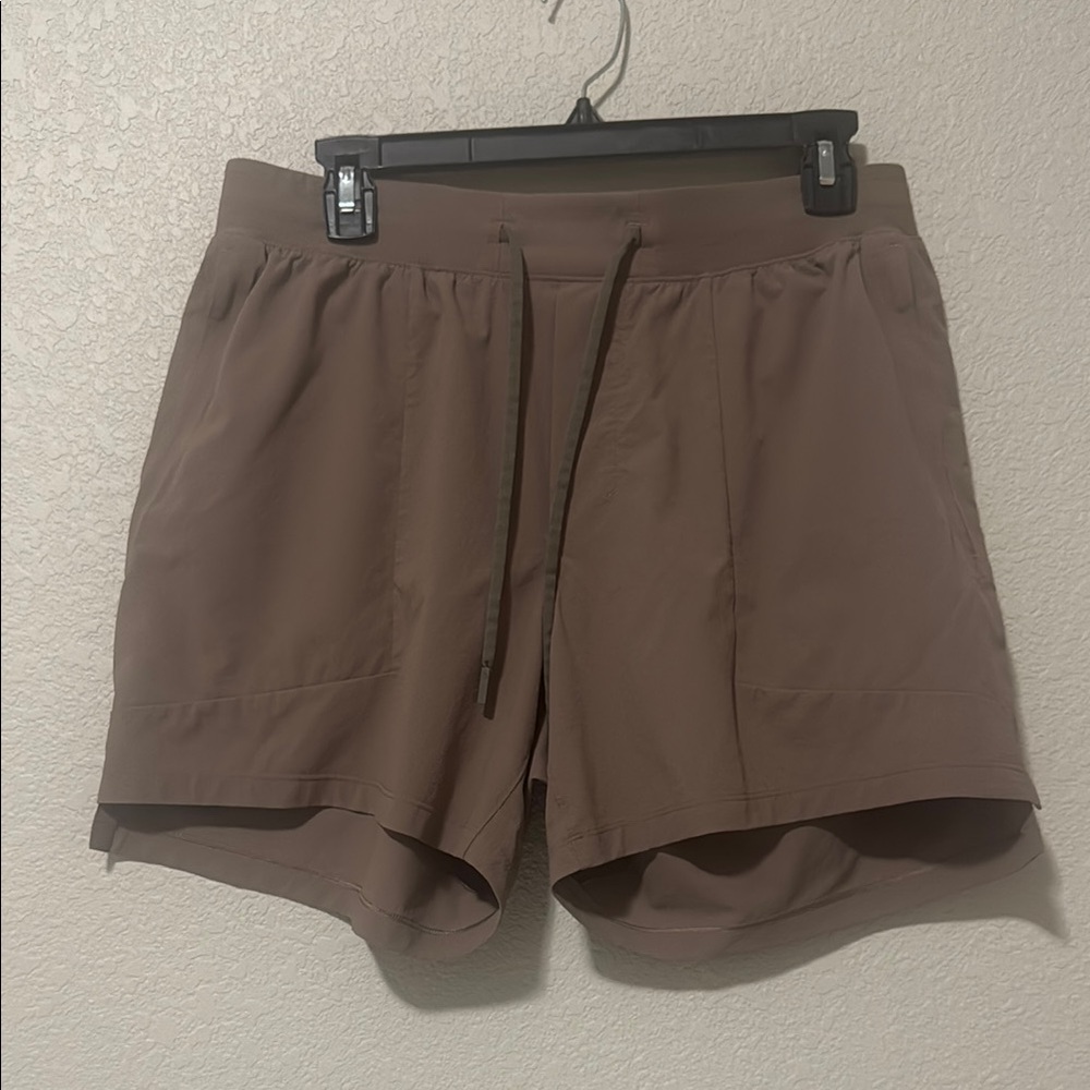 lululemon athletica License to train shorts